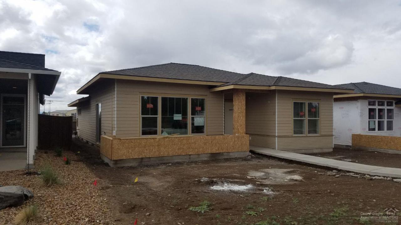 4018 Badger Ave - Photo 1