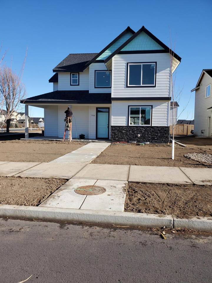 798 27th Street - Photo 1