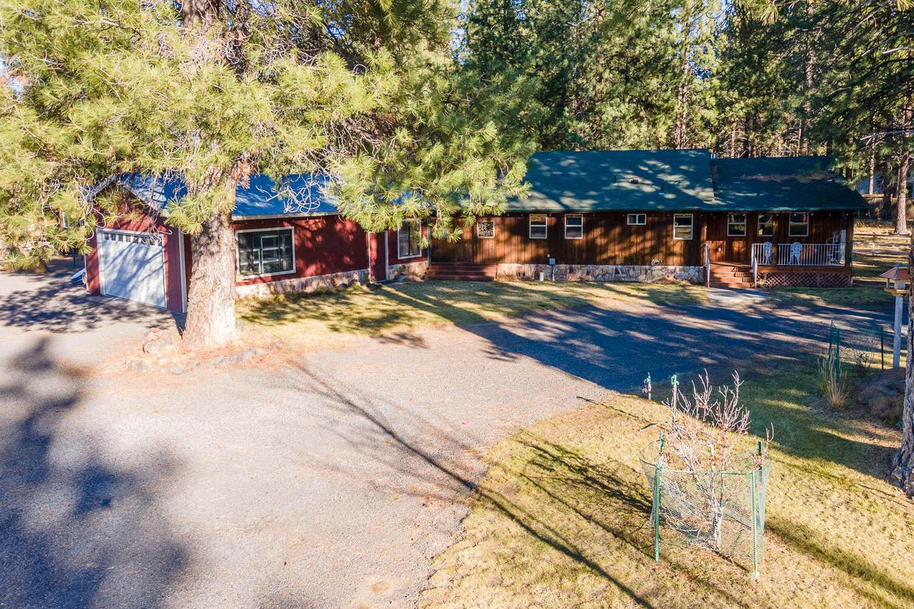 19402 Comanche Circle - Photo 1