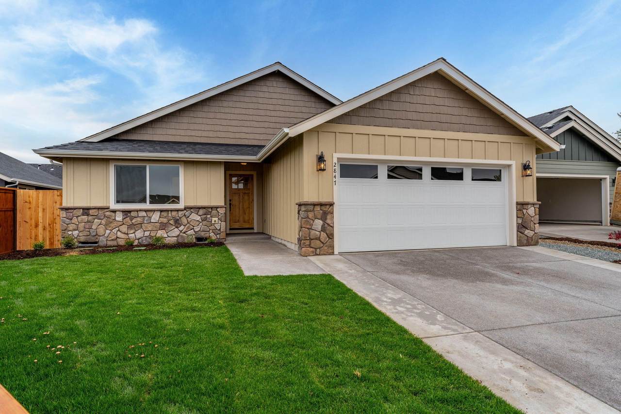 2847 Eastwood Lane - Photo 1