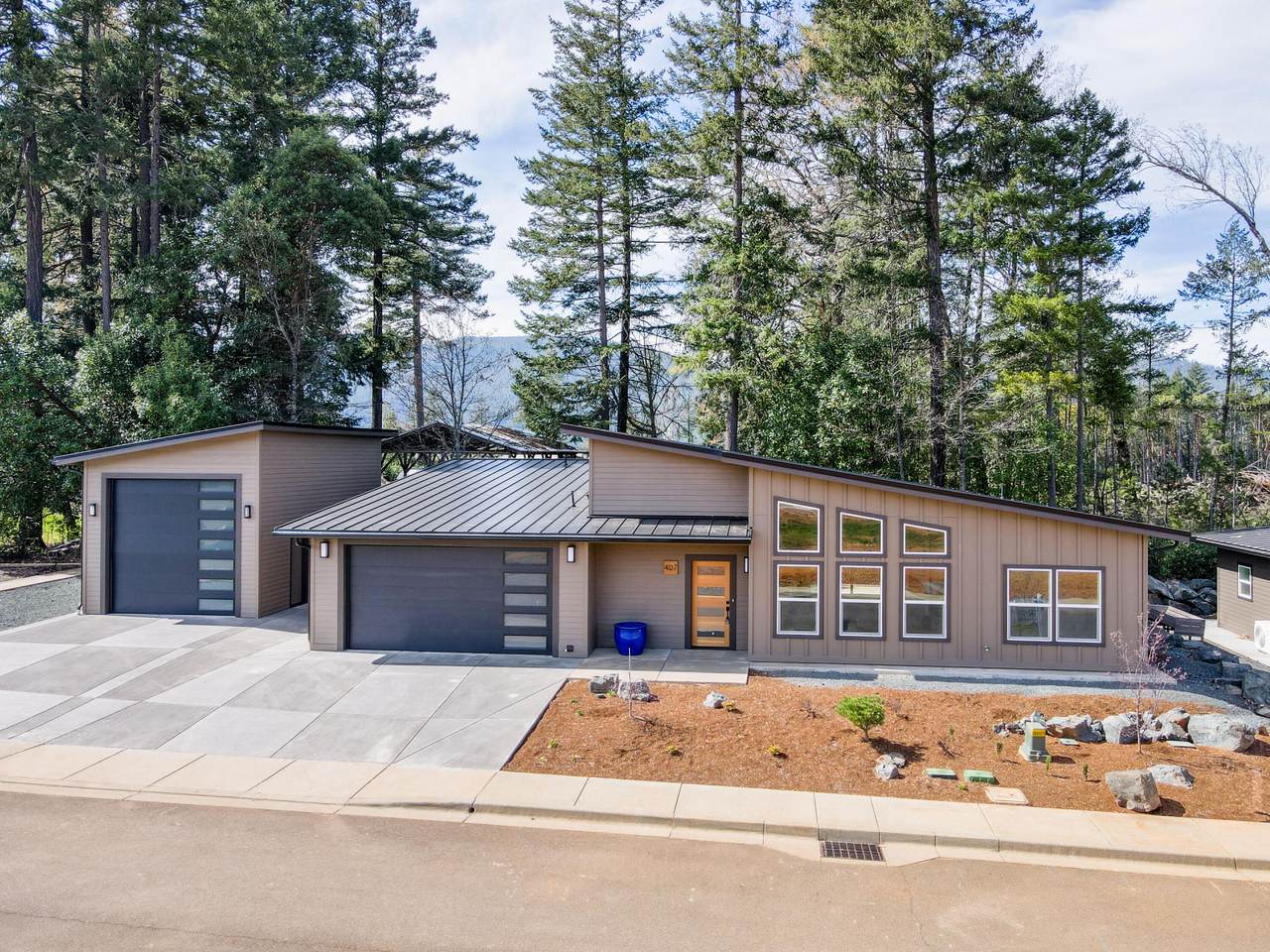 407 Selah Lane - Photo 1