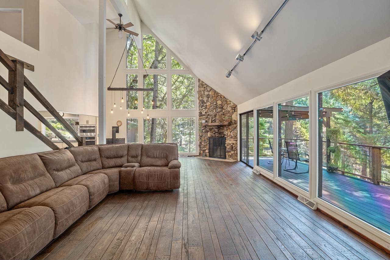 525 Ingalls Lane - Photo 1