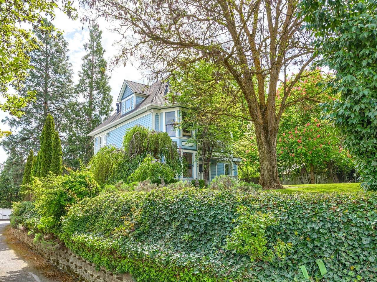 496 Beach Street - Photo 1
