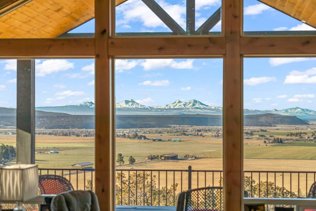 5582 Mckay Road - Photo 1