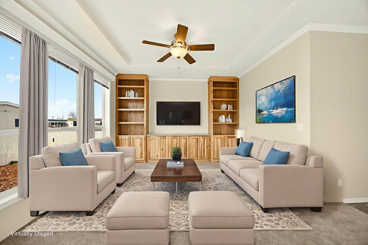 4729 Pacific Highway - Photo 1