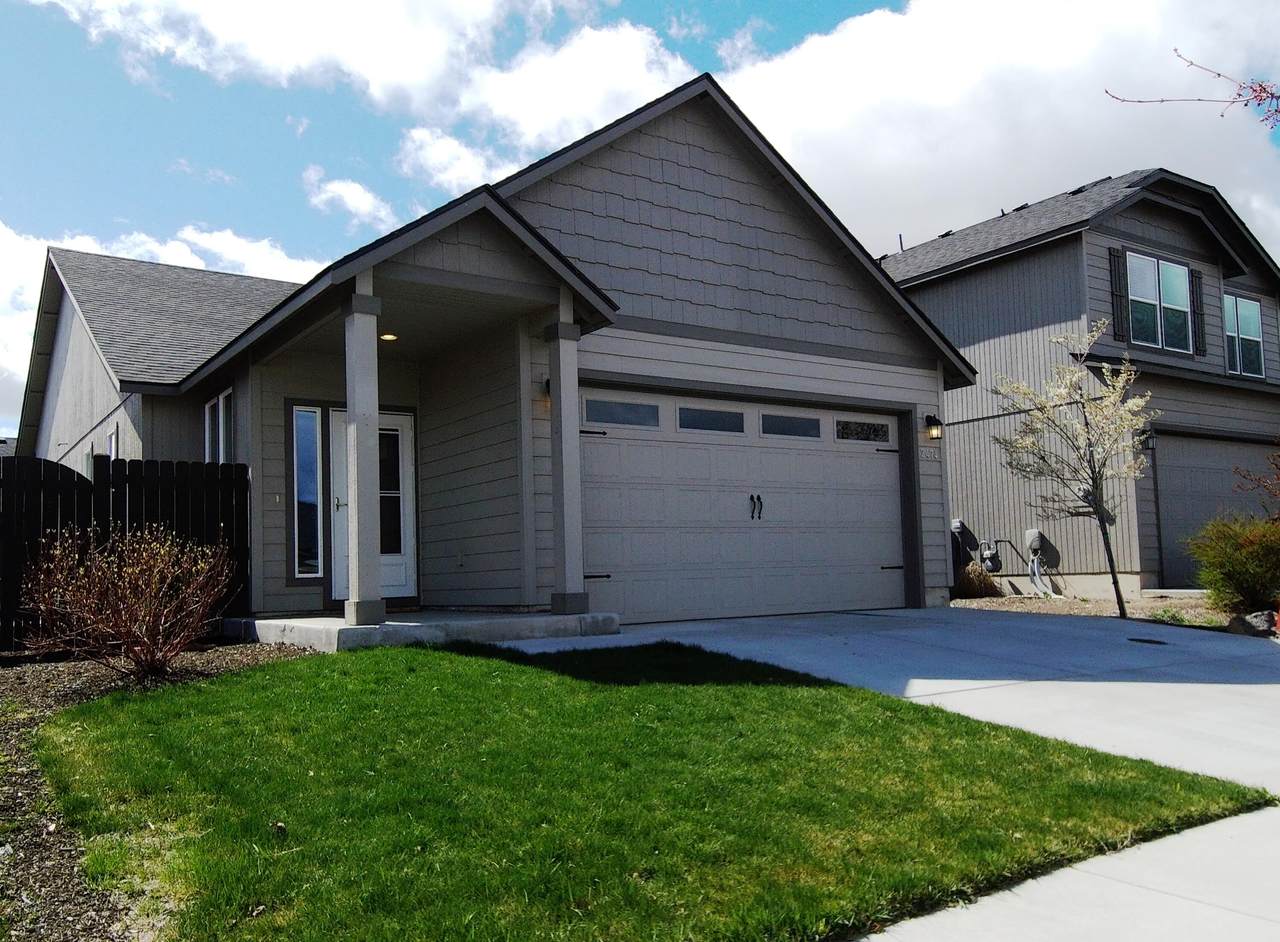 2474 Kingwood Avenue - Photo 1