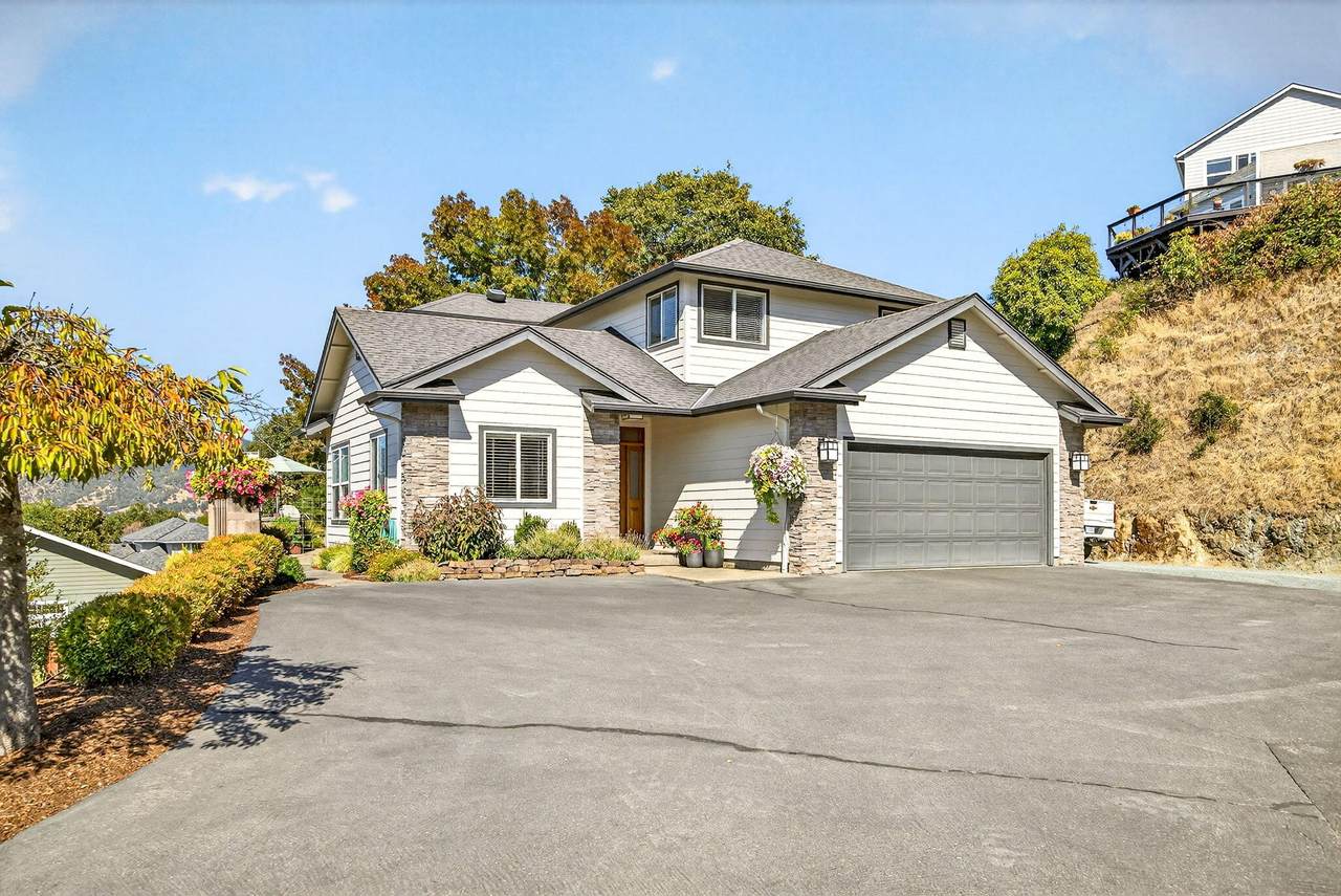 2315 Robertson Crest - Photo 1