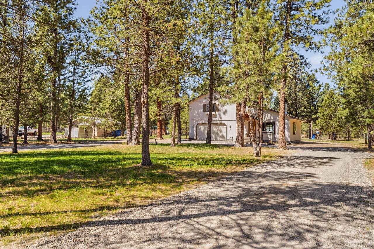 149112 Auderine Circle - Photo 1
