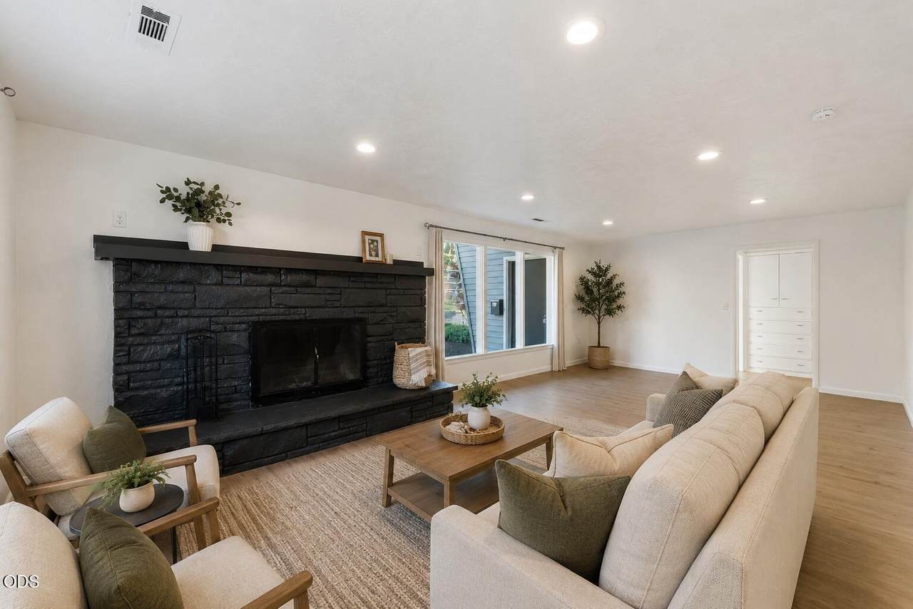 1415 Main Street - Photo 1