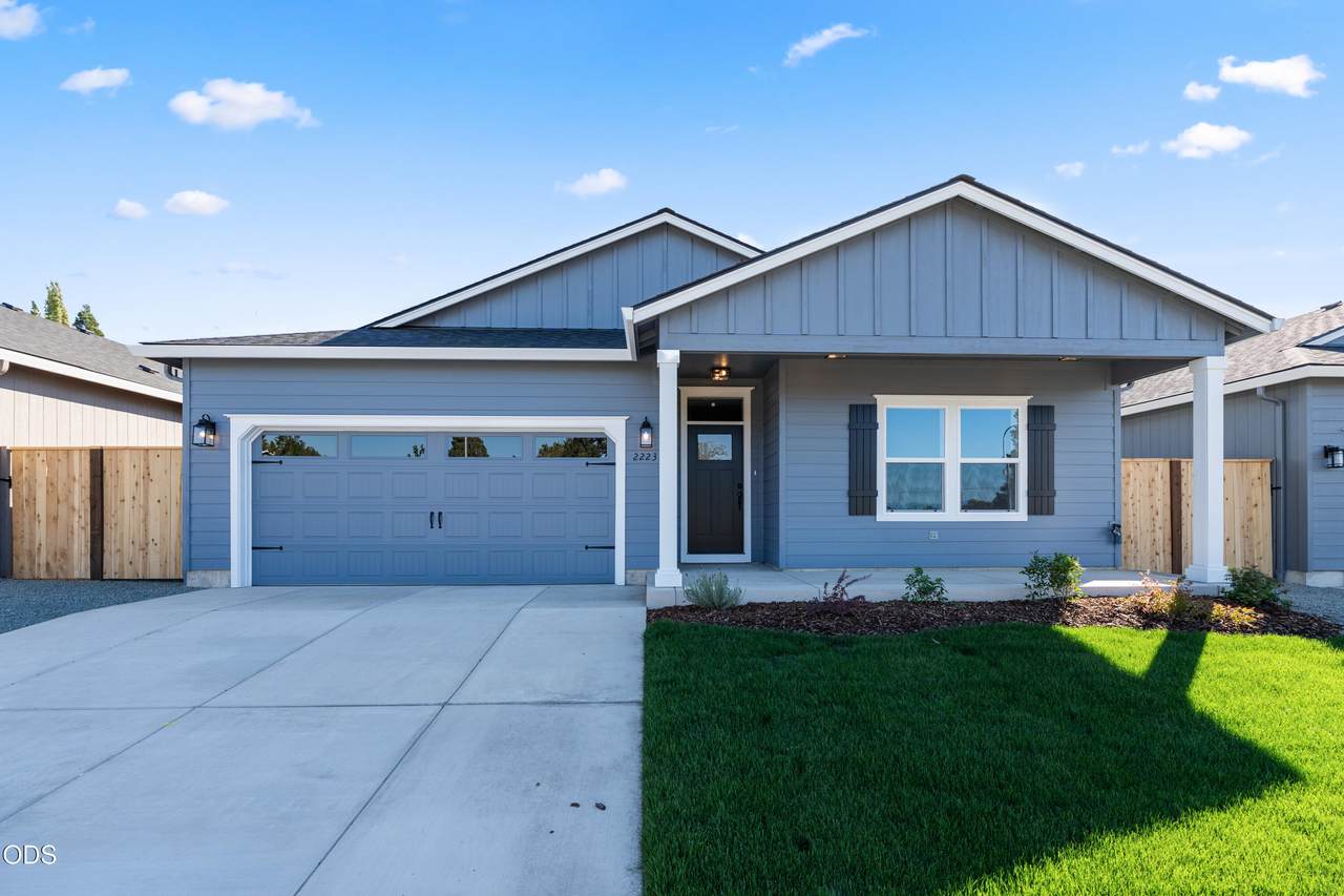 2223 Piazza Drive - Photo 1