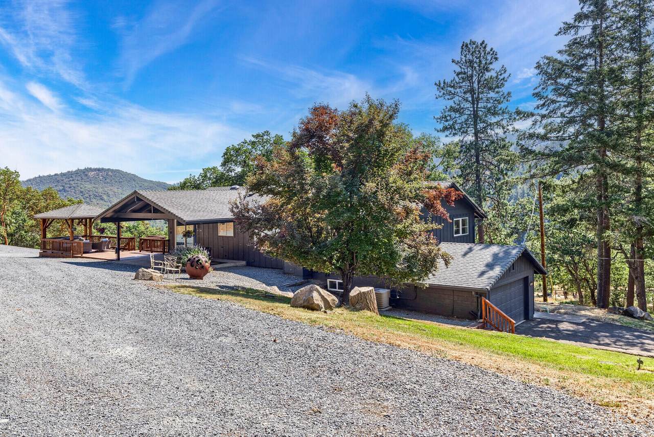 2560 Sterling Creek Road - Photo 1