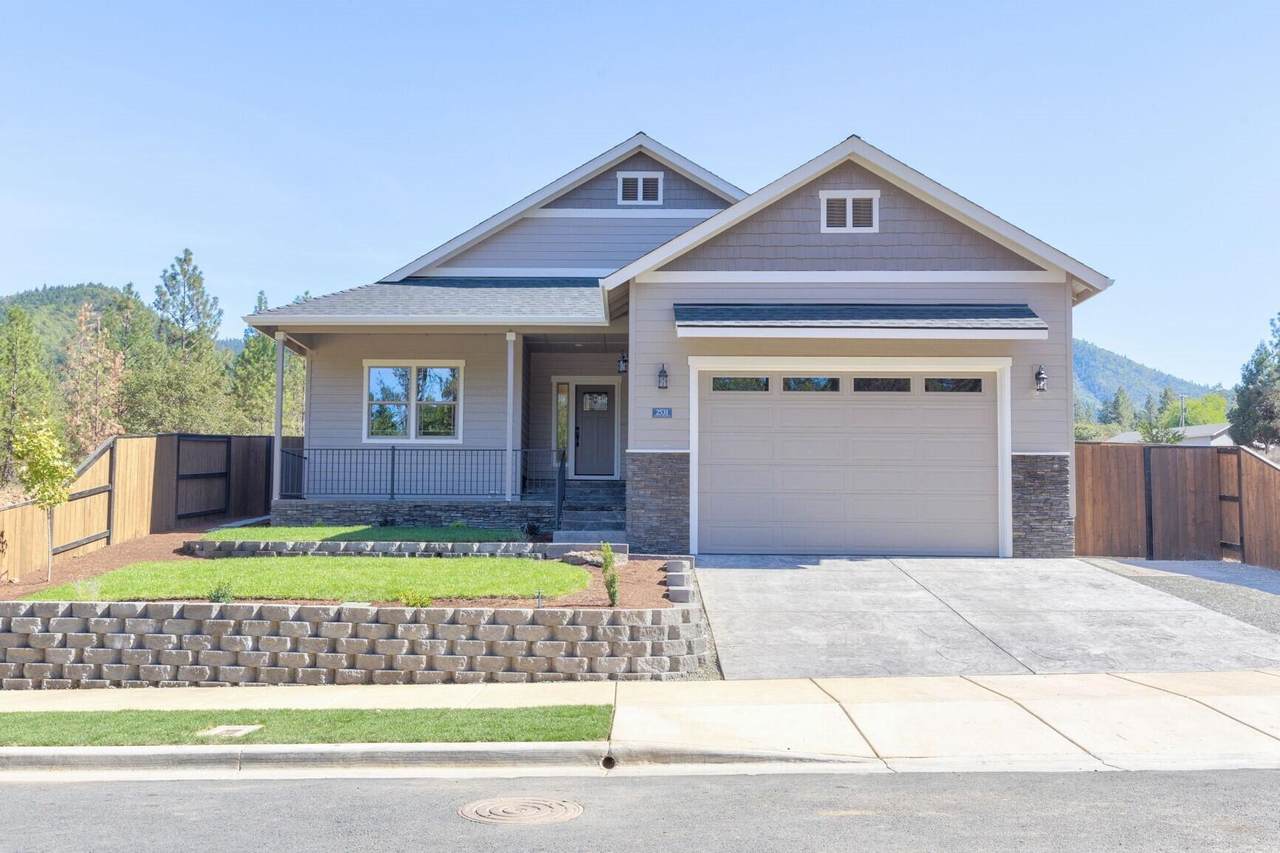 2531 Overland Drive - Photo 1