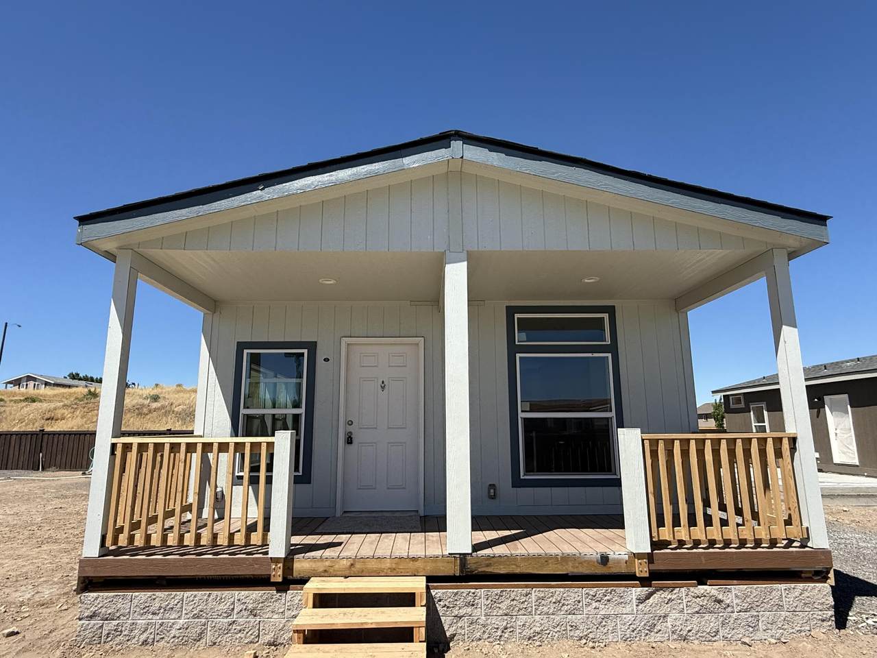 946 10th Street - Photo 1