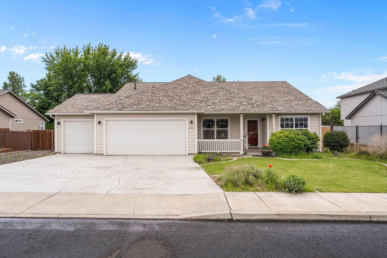 1634 Teak Avenue - Photo 1