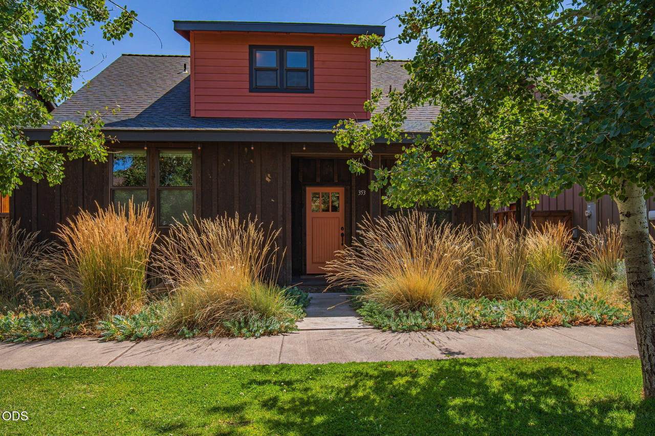 353 Aspenwood Avenue - Photo 1