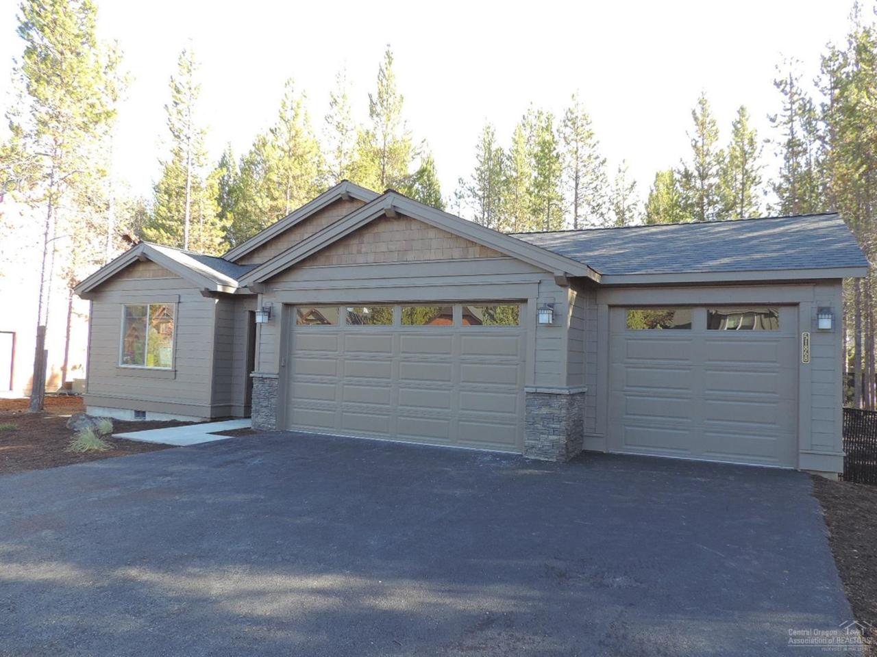51868 Trapper George Lane, La Pine, OR 97739 (MLS #201608257) :: Birtola Garmyn High Desert Realty