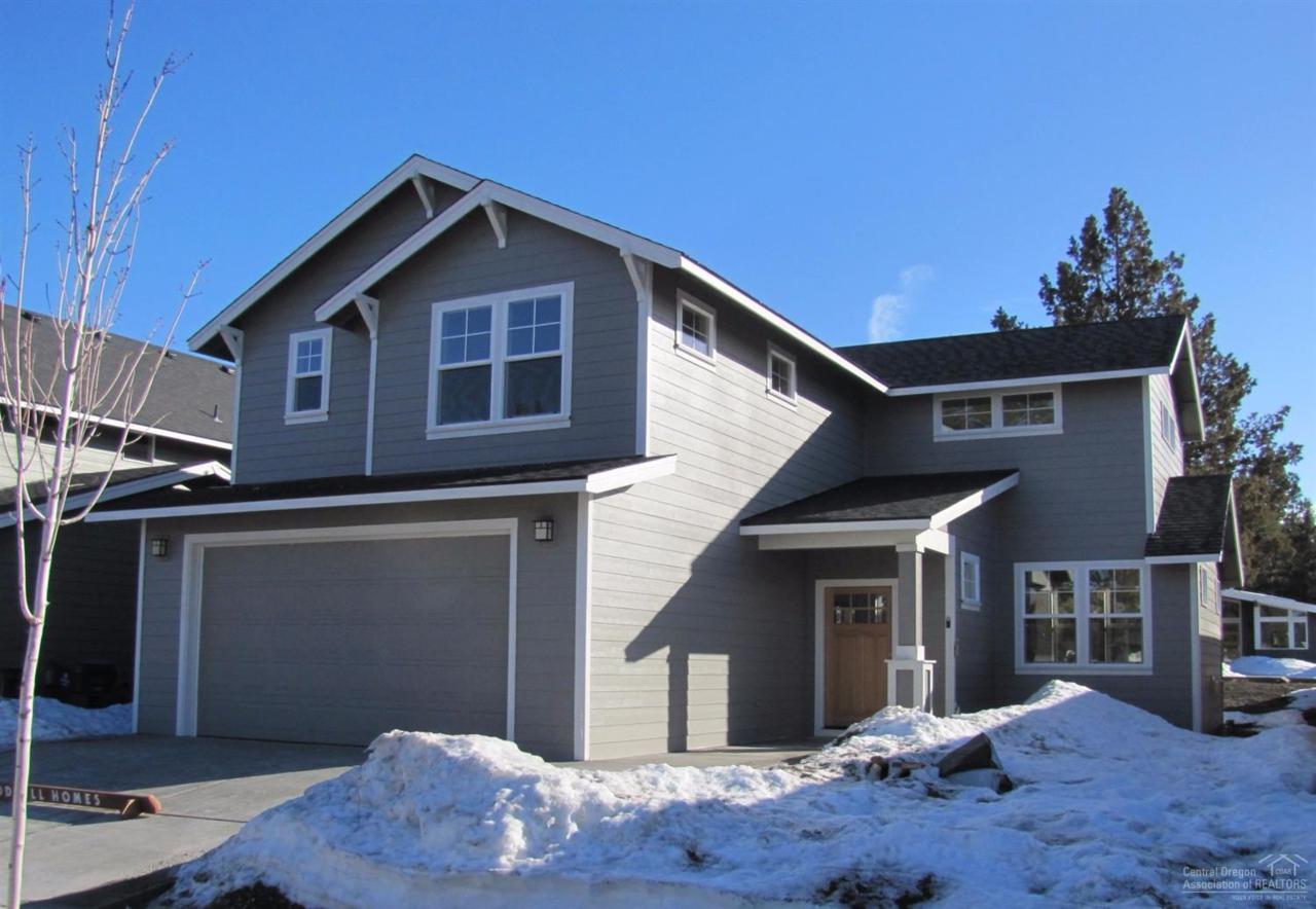 20799 SE Hollis Lane, Bend, OR 97702 (MLS #201608283) :: Birtola Garmyn High Desert Realty