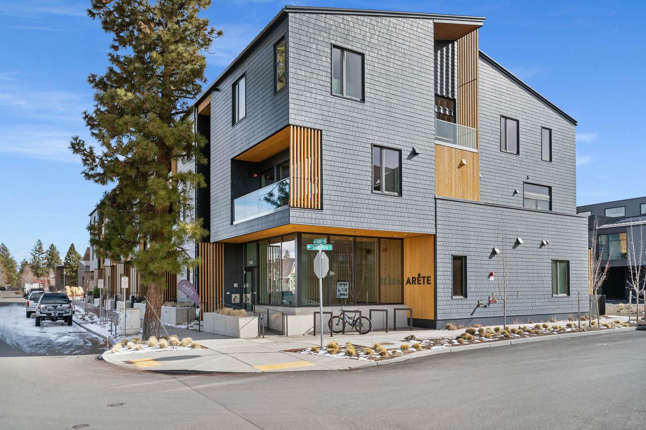 2745 Ordway Avenue - Photo 1