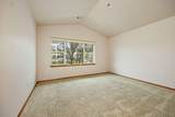 842 Pavilion Place - Photo 14