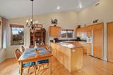 568 Jefferson Avenue - Photo 6