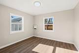 933 Dakota Avenue - Photo 12