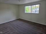 711 Burgess Street - Photo 13