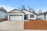 221 Christopher Way - Photo 1