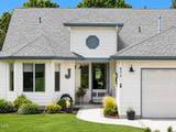 875 Hanks Street - Photo 1