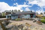 747 Black Butte Avenue - Photo 2