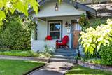 305 Columbia Street - Photo 2