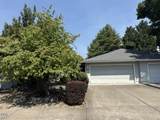 1004 Glengrove Avenue - Photo 2