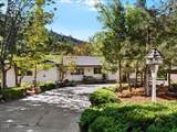 627 Carriage Road - Photo 2