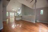 709 Pinewood Way - Photo 3