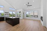 901 Hillview Drive - Photo 4
