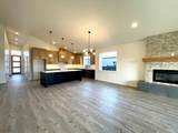 411 Diamond Peak Avenue - Photo 4
