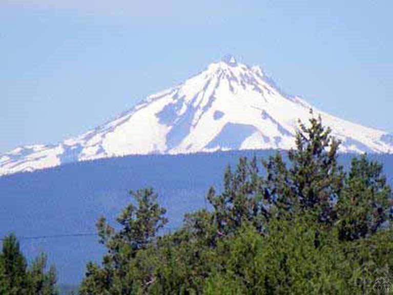 8580 NW Teater Avenue, Terrebonne, OR 97760 (MLS #201403543) :: Birtola Garmyn High Desert Realty