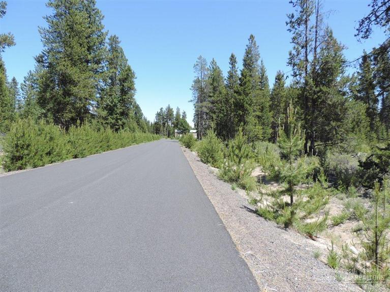 8 Micah Lane Lot, La Pine, OR 97739 (MLS #201405662) :: Birtola Garmyn High Desert Realty