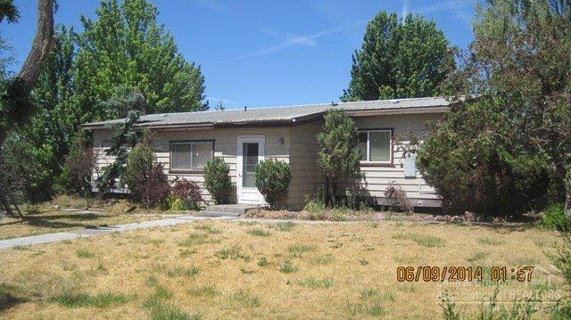 8997 NE Emerson Drive, Madras, OR 97741 (MLS #201406124) :: Birtola Garmyn High Desert Realty