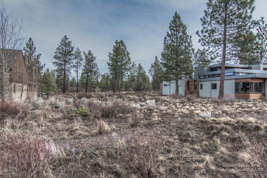 62781 NW Sand Lily Way, Bend, OR 97701 (MLS #201600634) :: Birtola Garmyn High Desert Realty