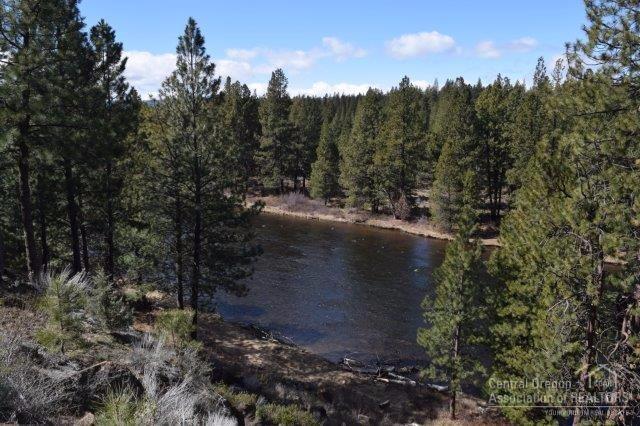 60745 River Bend Drive, Bend, OR 97702 (MLS #201605172) :: Birtola Garmyn High Desert Realty
