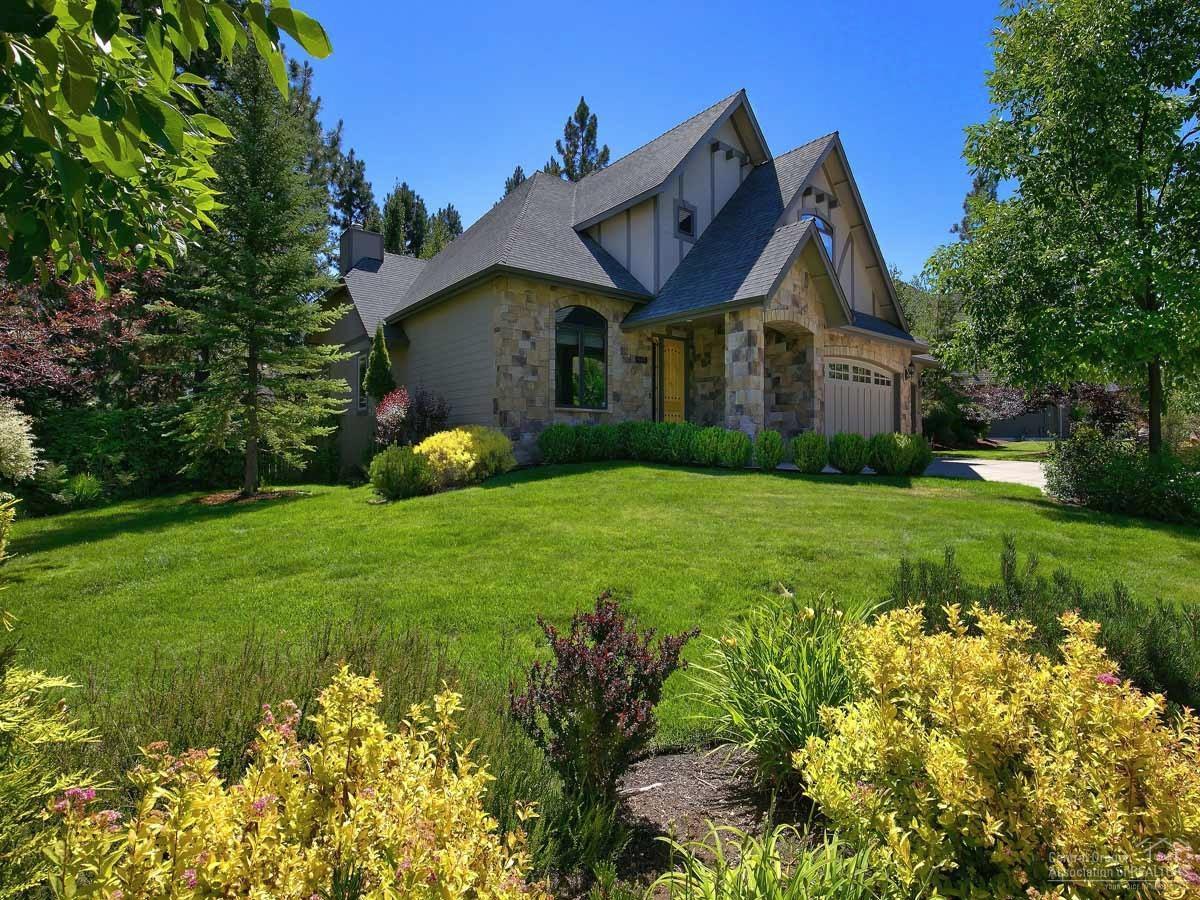 19478 Golden Meadow Loop, Bend, OR 97702 (MLS #201607496) :: Birtola Garmyn High Desert Realty
