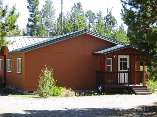 11866 Chinquapin Drive, Crescent Lake, OR 97733 (MLS #201608123) :: Birtola Garmyn High Desert Realty