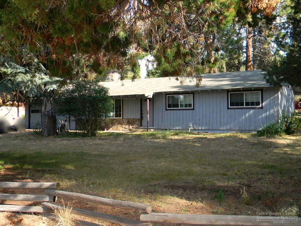 20396 Rae Road, Bend, OR 97702 (MLS #201608419) :: Birtola Garmyn High Desert Realty
