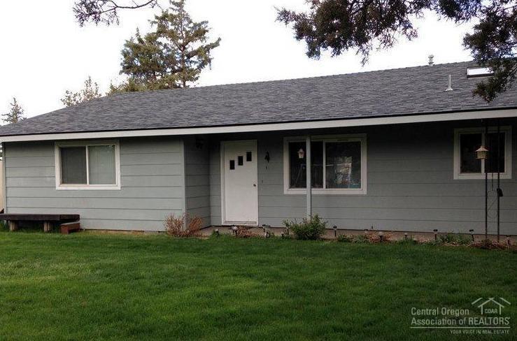 61523 Brosterhous Road, Bend, OR 97702 (MLS #201608432) :: Birtola Garmyn High Desert Realty