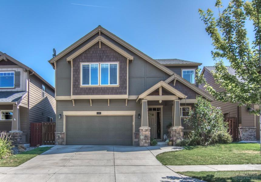 61276 Dayspring Drive, Bend, OR 97702 (MLS #201608493) :: Birtola Garmyn High Desert Realty