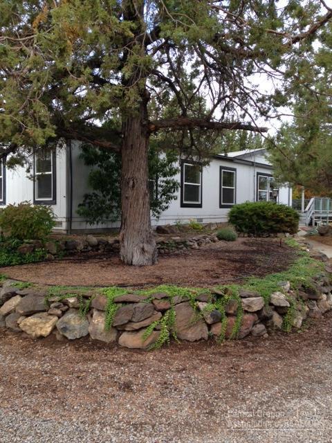 609 NW 103rd Street, Redmond, OR 97756 (MLS #201609528) :: Birtola Garmyn High Desert Realty