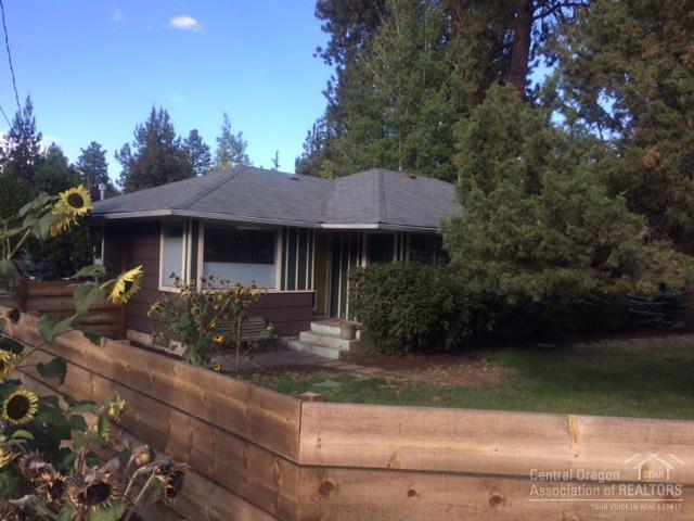 804 NE Franklin Avenue, Bend, OR 97701 (MLS #201609841) :: Birtola Garmyn High Desert Realty