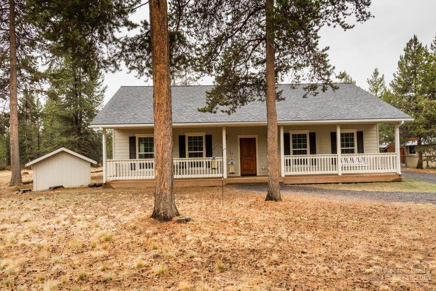 16791 Sun Country Drive, Bend, OR 97707 (MLS #201609922) :: Birtola Garmyn High Desert Realty