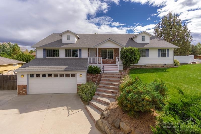 63600 N Brahma Court, Bend, OR 97701 (MLS #201609967) :: Birtola Garmyn High Desert Realty