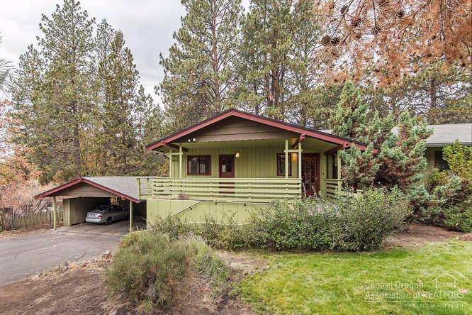 2037 NW 12th Street, Bend, OR 97703 (MLS #201610025) :: Birtola Garmyn High Desert Realty